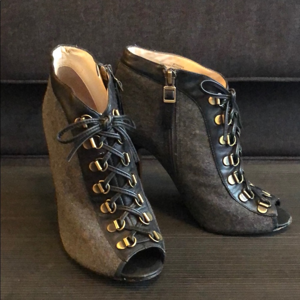 Booties - Leather lace up wool blend